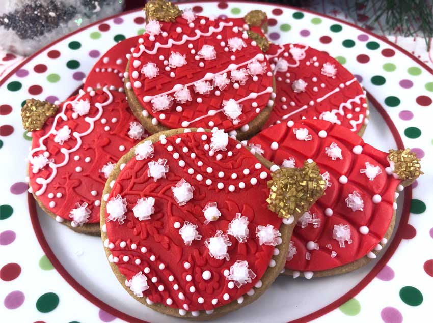 Red Christmas Ornament Cookies