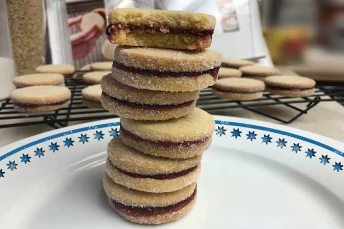 Almond-Raspberry Sandwich Cookies