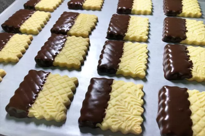 Chocolate-Dipped Shortbread Cookies